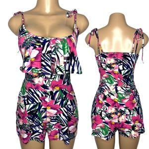 NWT Size S Comfy White Floral Summer Romper Spaghetti Strap Stretchy Jumpsuit